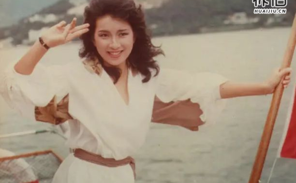 TVB第一代花旦,情路却特别坎坷,41岁时未婚生子!